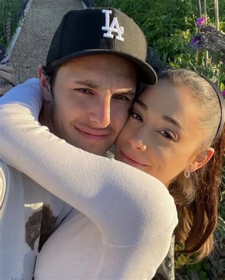 Ariana Grande's Marital Status in 2023: Exploring Her Relationship with Dalton Gomez - SarkariResult