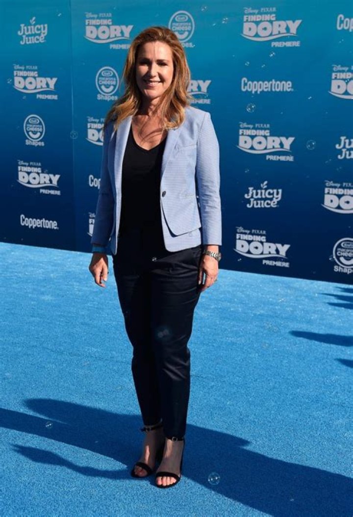 Betty Gilpin Height, Weight, Measurements, Bra Size, Shoe Size