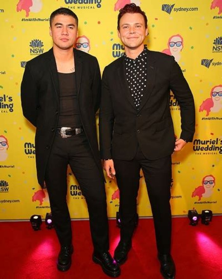 Calum Hood Height, Weight, Body Measurements, Shoe Size