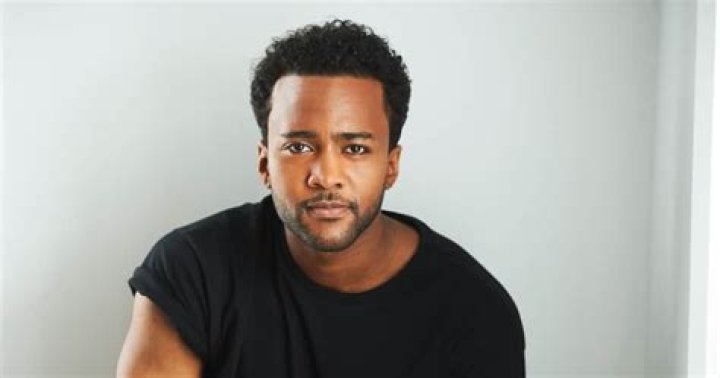 Dalmar Abuzeid Height, Weight, Body Measurements, Shoe Size