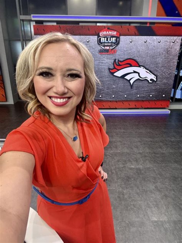 Dating, Boyfriend, Net worth, Bio, Parents, Age, Height!