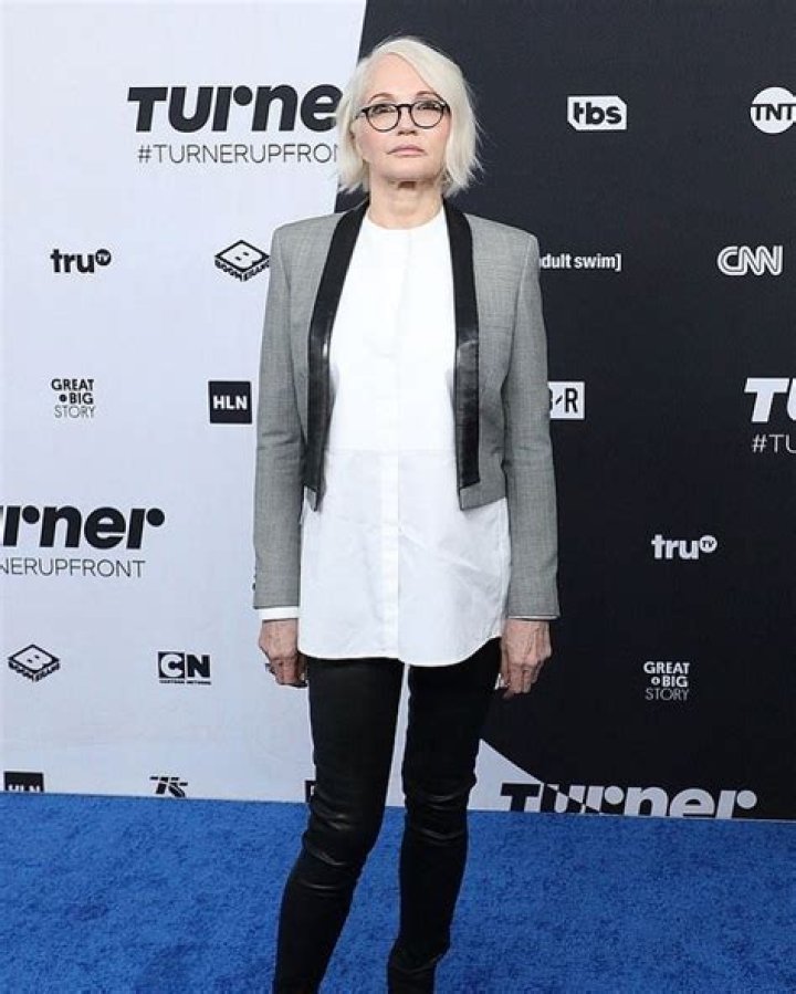 Ellen Barkin Height, Weight, Measurements, Bra Size, Shoe Size