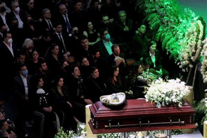 Emotional Moment Of Doña Cuquita At The Funeral Of Vicente Fernández