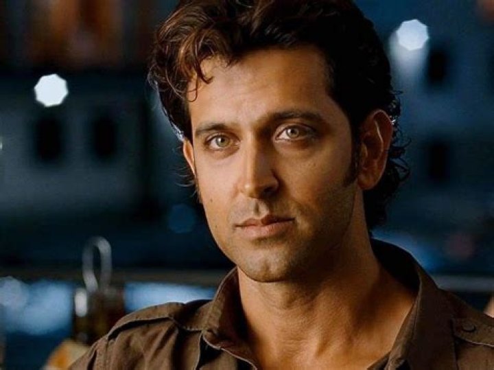 Hrithik Roshan Net Worth: Details About Movie, Cars, Age, Career, Income - SarkariResult