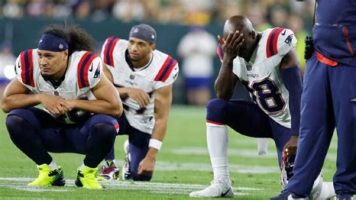 Isaiah Bolden Injury Video : Patriots CB Goes Down For Taking Blow To Head