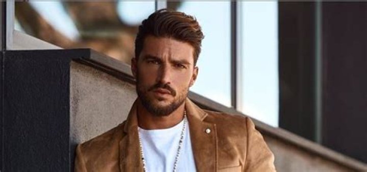 Mariano Di Vaio Height, Weight, Body Measurements, Shoe Size
