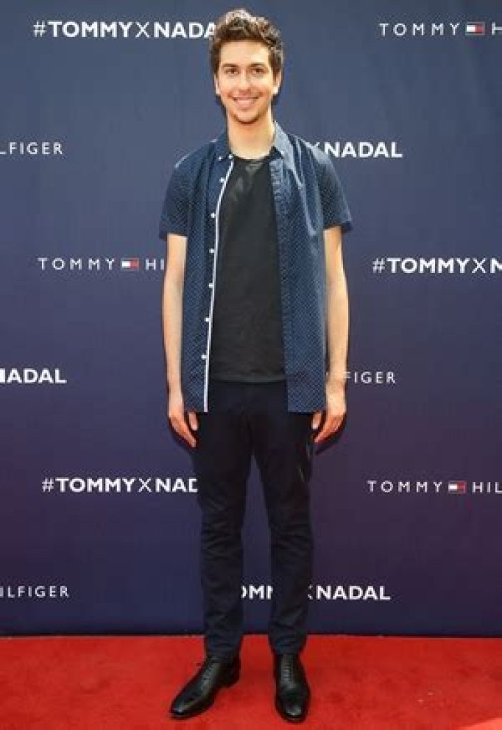 Nat Wolff Height, Weight, Body Measurements, Shoe Size