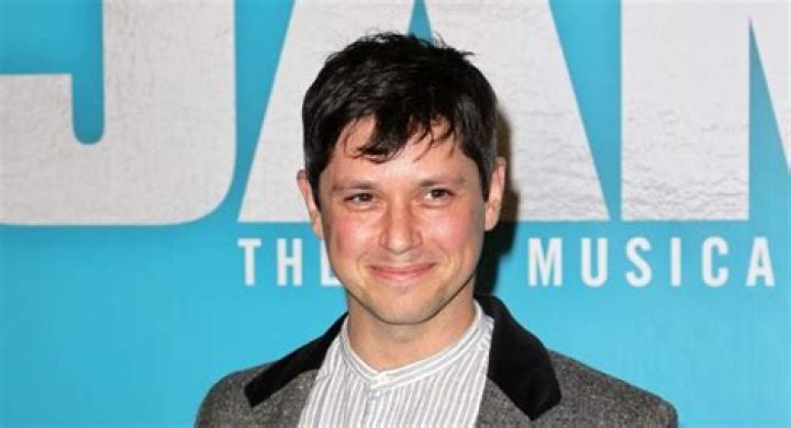 Raviv Ullman Height, Weight, Body Measurements, Shoe Size