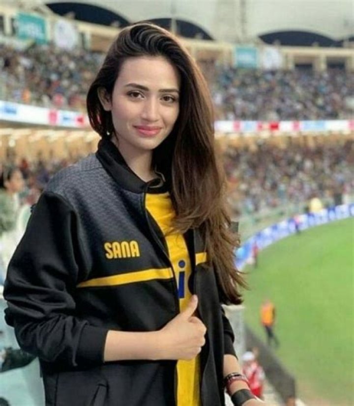 Sana Javed Height, What Is The Height Of Sana Javed? - SarkariResult