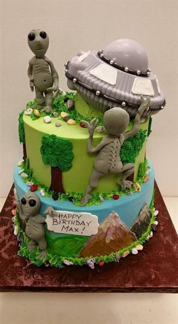 The Ancient Alien Cake: Sweet Delight or Extraterrestrial Revelation? - SarkariResult