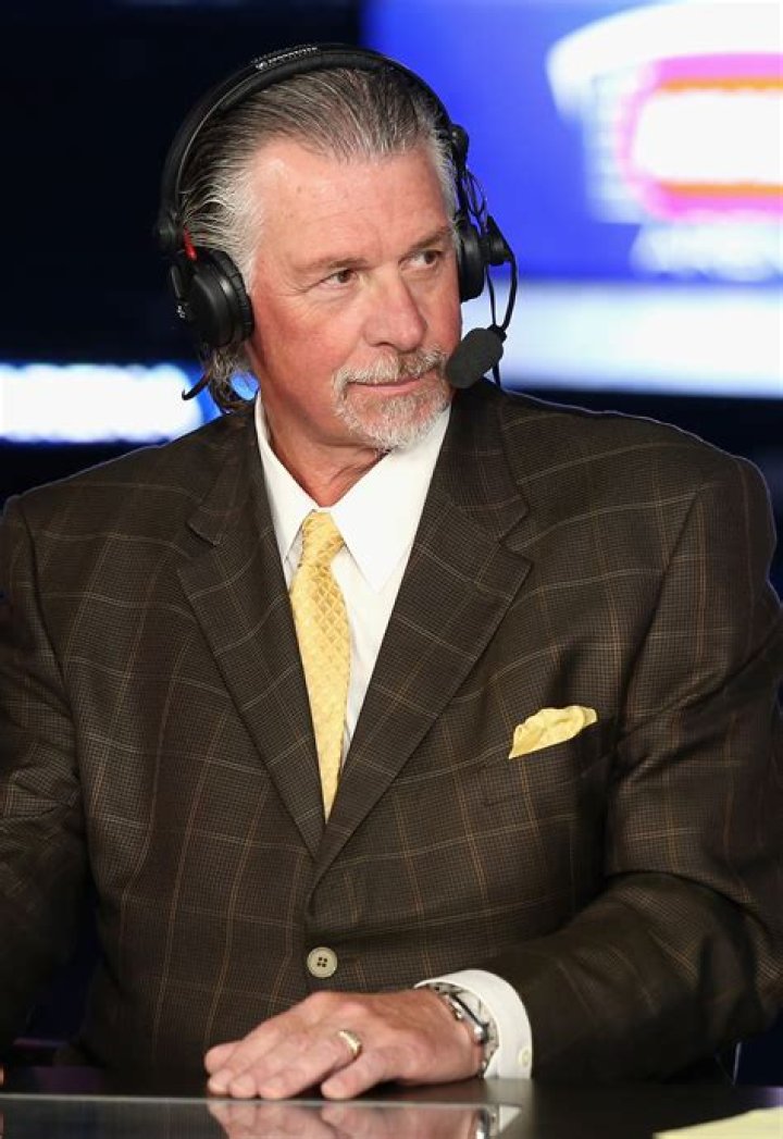 Who Is Cindy Melrose? What Happened To Barry Melrose Wife? - SarkariResult